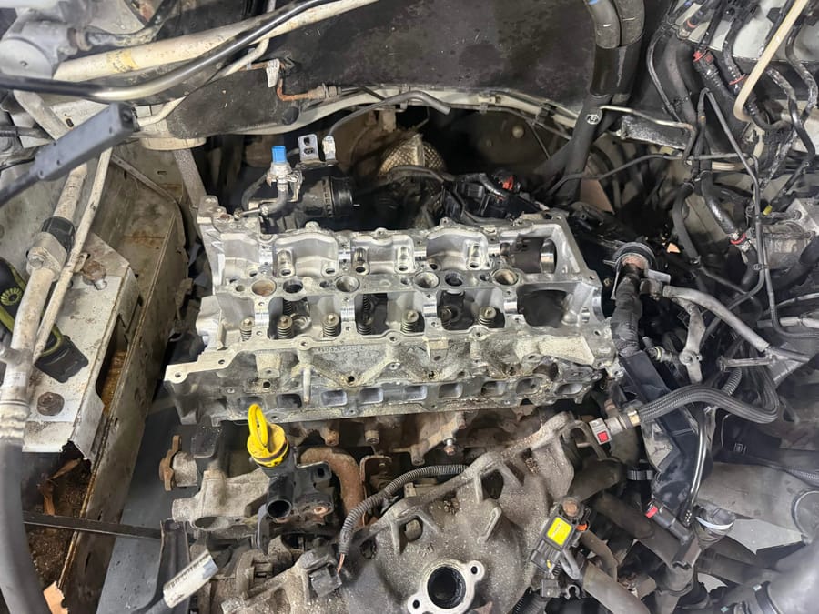 Head gasket replacement with the cylinder head lifted out